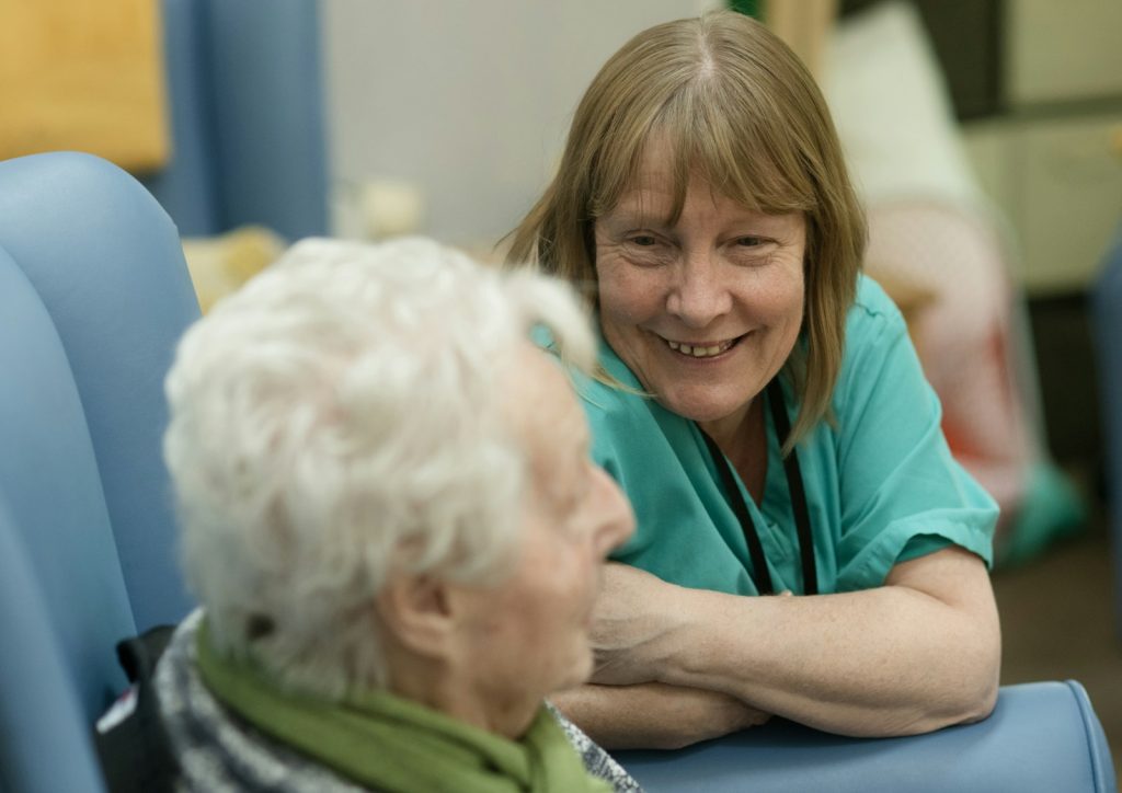 Coping with paranoia and false accusations in dementia by searching for a lost purse together