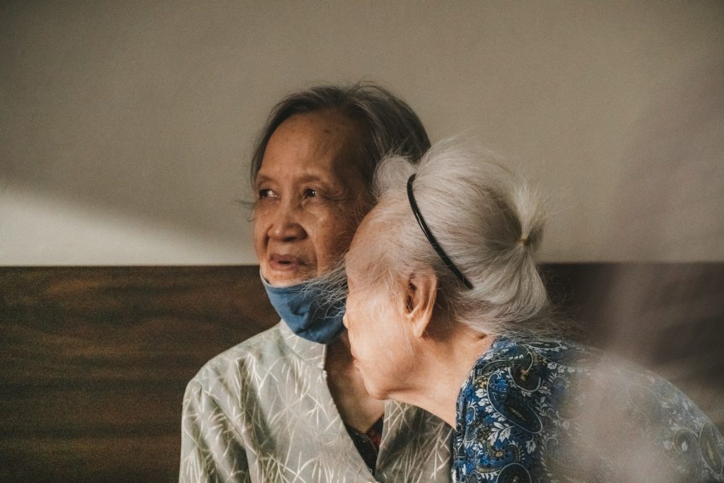 Responding to care refusal in dementia with a calm voice, a simple choice and a warm towel